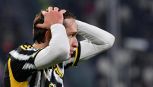 Juventus, Chiesa si infortuna dopo uno scontro con Alex Sandro: la rabbia dei tifosi contro il brasiliano