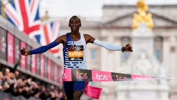 Maratona, la tragica scomparsa di Kelvin Kiptum: ha perso la vita in un incidente stradale in Kenya