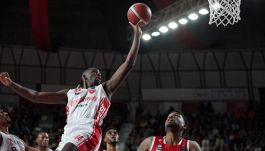 Basket LBA, top e flop 20a giornata: Abass è il gregario giusto di casa Virtus. Brown lancia Varese