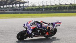 MotoGp, test Sepang day 1: Martin fa subito la voce grossa, lampo Acosta. Bagnaia e Marquez cadono e sono dietro