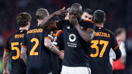 Pagelle Feyenoord-Roma 1-1: Lukaku fa sorridere i giallorossi, errore di Llorente