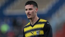 Serie B, risultati: Como-Parma 1-1, il Venezia torna secondo. Vola il Catanzaro, il Palermo spreca. Classifica