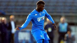 Empoli, incidente d'auto per Niang all'alba: vettura distrutta, ma è illeso. Il club: 'Era andato a pregare'