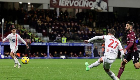 Salernitana-Monza, moviola: Il rigore negato ai granata e quel giallo a Izzo