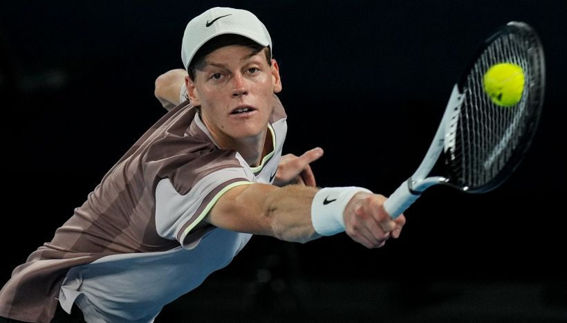 Tennis, Sinner numero 3 del ranking ATP? Medvedev rinuncia al torneo di Rotterdam, assist per Jannik
