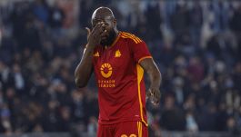 Roma-Inter: Lukaku flop, Angelino Mango e le polemiche sull’arbitro Guida: web in tilt