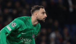 Donnarumma, un calcio alle offese dei suoi ex tifosi del Milan: ecco il segreto del portiere