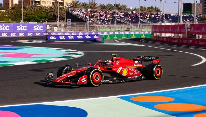 Oliver Bearman sulla Ferrari a Jeddah, le prime immagini