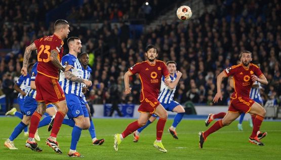 Brighton-Roma 1-0, le pagelle: sconfitta indolore, De Rossi vola ai quarti di finale di Europa League