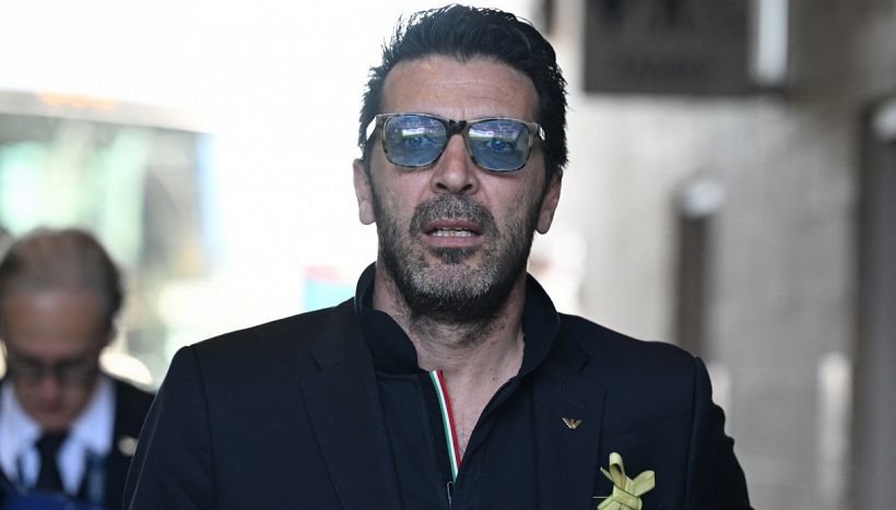 Buffon tra caso Acerbi-Juan Jesus e razzismo: "Se si sbaglia, l'importante è che ci sia buona fede". È bufera