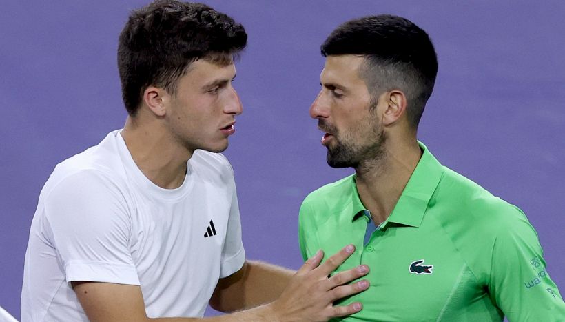 Indian Wells, Djokovic è una furia contro l’arbitro e Nardi; Bertolucci lancia l'allarme sul serbo