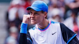 Indian Wells: Sinner si tira fuori dai Big 3, Alcaraz ha un nuovo eroe; storie tese tra Medvedev e Rune