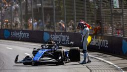 F1, Gp Australia: Albon a muro nelle libere, Williams distrutta. Niente telaio di riserva, rischia Sargeant