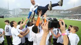 Serie C, Cesena promosso in B: è festa dopo la vittoria sul Pescara e una stagione trionfale