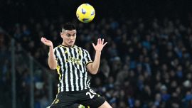 Juventus, anche Alcaraz si ferma: emergenza totale in mediana, Allegri nel mirino dei tifosi