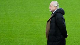 Napoli, l’aggressione di De Laurentiis a un cameraman: le immagini di El Chringuito lo incastrano. Il video