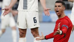 Portogallo, Ronaldo furioso dopo ko con la Slovenia. Serata no per CR7: rigori negati e invasione con bacio