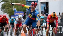 Ciclismo Milano-Sanremo, sarà Pogacar contro Van der Poel? L'Italia punta su Milan, occhio a Bettiol e Ganna