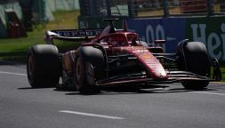 F1 Gp Australia, acuto Ferrari nelle libere: Leclerc domina le fp2, Sainz sta bene e fa 3°. Verstappen nel panino delle rosse