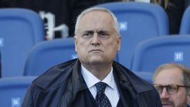Lazio: tifosi contro Lotito, migliaia in corteo di protesta a Roma