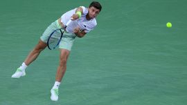 Tennis Indian Wells, Luca Nardi favoloso: supera Novak Djokovic in tre set, è agli ottavi contro Tommy Paul