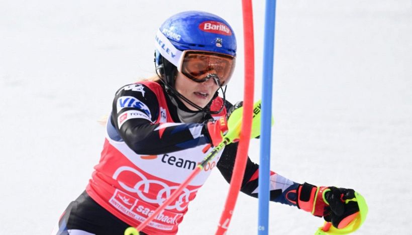 Sci finali Saalbach, slalom femminile: Shiffrin chiude alla grande, vince in rimonta e fa 97! Bene Peterlini