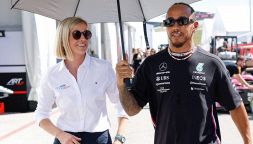 Ferrari: "Hamilton come il Papa" e Susie Wolff lo rimpiange già . Lewis icona di moda, l'incarico fuori dalla F1