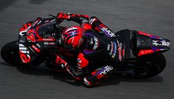 MotoGP, Sprint GP Portogallo: Bagnaia butta via la vittoria, Vinales e Aprilia ringraziano. Marquez e Martin a podio