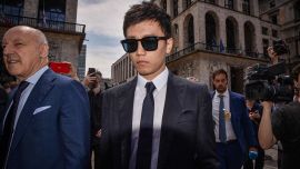 Inter, ecco perché slittano rinnovi Lautaro e Barella: Zhang nel mirino, è polemica