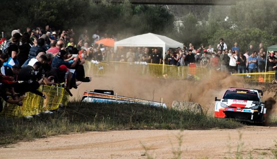 Rally, tragedia in Ungheria: auto travolge il pubblico, 4 morti e 8 feriti