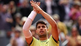 Atp Madrid, Alcaraz supera Seyboth Wild e avvisa Sinner: Rune fuori dopo le accuse di complotto