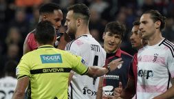 Cagliari-Juve, Calvarese: "Manca un rigore". Ma i tifosi chiedono l'esonero di Allegri, dubbi pure su Giuntoli