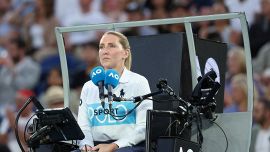 Chi è Aurelie Tourte, l'arbitra che ha deciso Sinner-Tsitsipas. E perché non c'è l'occhio di falco a Montecarlo