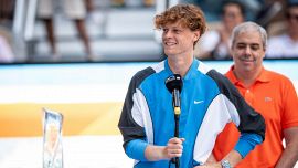 Tennis, Sinner si racconta a Vogue: l’addio allo sci, la sconfitta agli US Open con Zverev e il rapporto con l’Italia