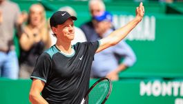 ATP Montecarlo, Sinner "colpi da Louvre" con Korda e il piano per Struff. Sonego si regala la sfida a Humbert