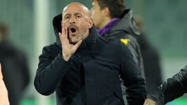 Fiorentina, il bacio di Italiano a Vanessa Leonardi: la società viola pronta a smentire. Arriva la replica di Compagnoni