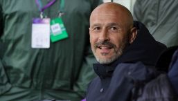 Fiorentina in semifinale: il bacio di Italiano alla bordocampista Sky