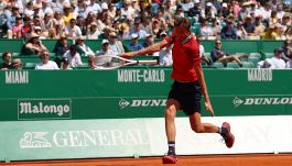 Atp Montecarlo, furia Medvedev: insulti al Giudice di linea e racchetta scagliata contro i tabelloni