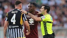 Torino-Juventus, il pugno di Zapata a Gatti scatena la protesta contro Maresca e Var. I tifosi non risparmiano Allegri