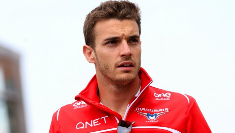 F1 Gp Giappone, Leclerc omaggia Jules Bianchi: a Suzuka il casco con il numero 17; il ricordo di Verstappen