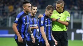 Inter aiutata dagli arbitri? Rigori, fuorigioco e polemiche, i casi che hanno fatto discutere nella stagione