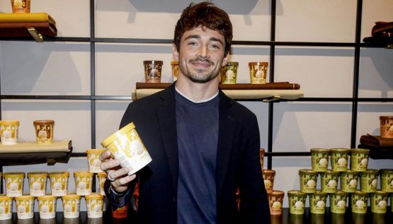 Ferrari, Leclerc presenta il suo gelato LEC: "Ricetta perfetta ma la F1 resta la mia priorità"