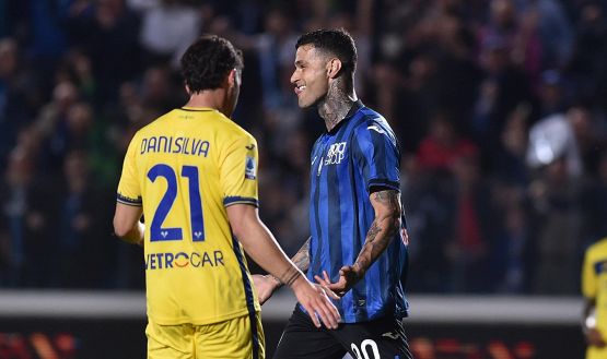 Pagelle Atalanta-Verona 2-2: Scamacca incanta anche al Gewiss, Noslin lo imita. De Ketelaere eccellente “lavatrice”, serataccia per Magnani