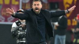 Roma: De Rossi fa chiarezza su Ndicka e sbotta contro gli sciacalli, Pellegrini spiega il lungo silenzio