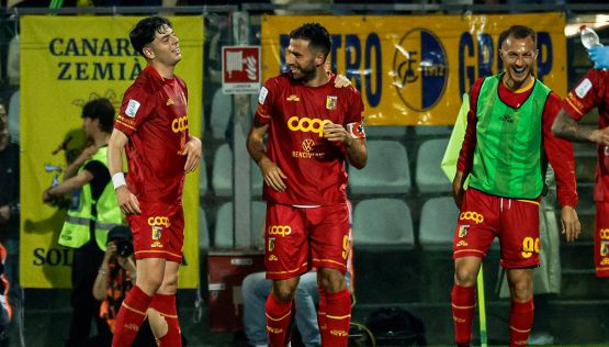 Serie B 33esima giornata risultati e marcatori: Iemmello trascina il Catanzaro, Modena ko in casa. Classifica