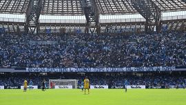 Napoli, tifosi tra rabbia e nostalgia Spalletti: Calzona ammette tutti i difetti