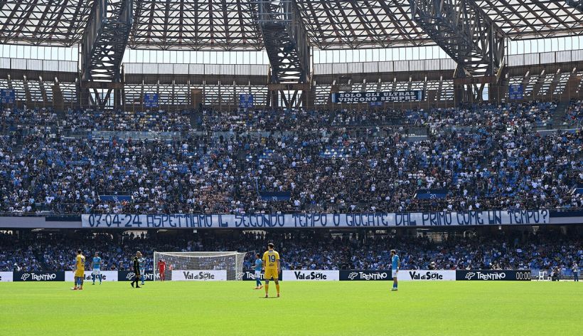 Napoli, tifosi tra rabbia e nostalgia Spalletti: Calzona ammette tutti i difetti