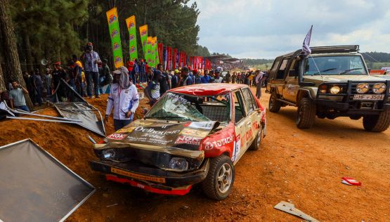 Tragico incidente al Fox Hill Supercross in Sri Lanka: auto sugli spettatori, sette morti compresa una bambina
