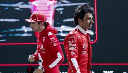Polveriera Ferrari, Sainz-Leclerc ai ferri corti: botta e risposta in Cina tra sportellate e accuse, così non va