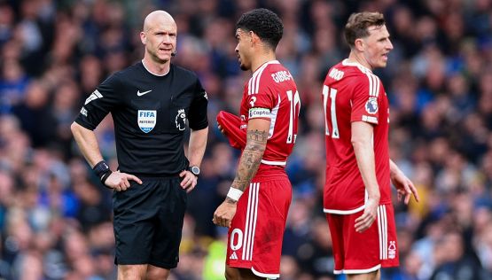 Premier League, Nottingham Forest ko con l'Everton e furioso: accuse a Taylor e al Var "tifoso del Luton"